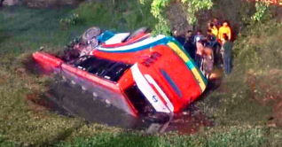 রাজশাহীতে বাস-ট্রাক সংঘর্ষে নিহত ৩, আহত ৫০ 