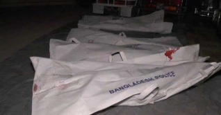 চট্টগ্রামে বাস-মাইক্রো সংঘর্ষ, তিন নারীসহ নিহত ৮