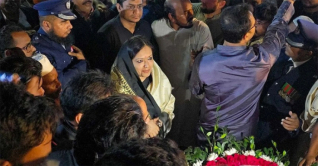 শহীদ মিনারে আমার ওপর নগ্ন হামলা হয়েছে—রুমিন ফারহানার অভিযোগ