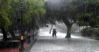 শেষ রাতে ঢাকায় কালবৈশাখী ঝড়-বৃষ্টি