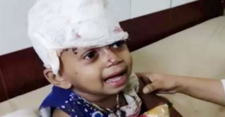 লাশের সারিতে মিলল স্ত্রী, হাসপাতালে মেয়ে