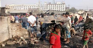 ঘুমন্ত অবস্থায় চট্টগ্রামে আগুনে পুড়ে পাঁচ নারীসহ ৮ জনের মৃত্যু