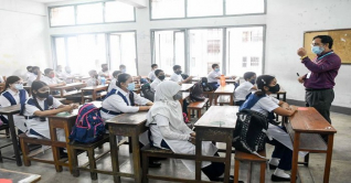 সংক্রমণ বাড়লে বন্ধ হতে পারে ক্লাস সংক্রমণ বাড়লে বন্ধ হতে পারে ক্লাস