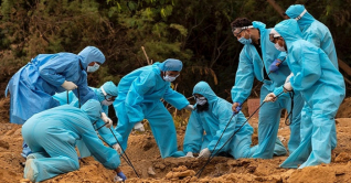 বিশ্বজুড়ে একদিনে হাজারের বেশি মৃত্যু, কমছে সংক্রমণ বিশ্বজুড়ে একদিনে হাজারের বেশি মৃত্যু, কমছে সংক্রমণ