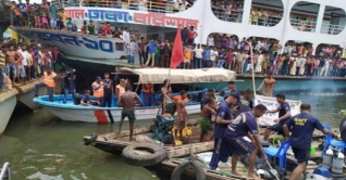 সদরঘাটে নৌকাডুবি, ভাই-বোনের লাশ উদ্ধার