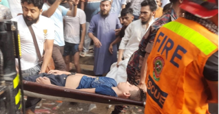 আহত ২২ জনকে নেওয়া হয়েছে ঢামেকে আহত ২২ জনকে নেওয়া হয়েছে ঢামেকে