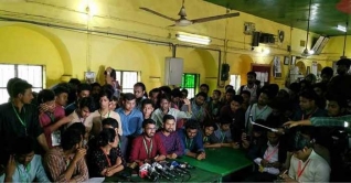 ছাত্রলীগ ছাড়া অন্য সবার ভোট বর্জন, কাল থেকে ধর্মঘট