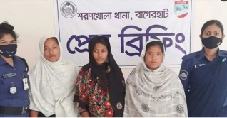 বাগেরহাটে ৩ নারী পকেটমার গ্রেপ্তার