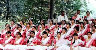 রমনা বটমূলে চলছে ছায়ানটের অনুষ্ঠান