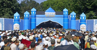 জাতীয় ঈদগাহে প্রধান জামাত অনু‌ষ্ঠিত