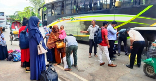 ঢাকায় ফিরতে শুরু করেছে মানুষ