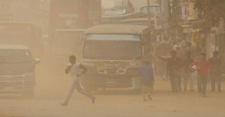 ঢাকার বায়ু আজ ‘অস্বাস্থ্যকর’ ঢাকার বায়ু আজ ‘অস্বাস্থ্যকর’
