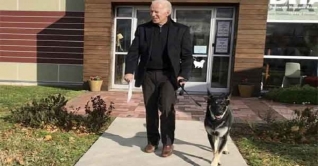 আবারো হোয়াইট হাউস ছাড়ছে বাইডেনের কুকুর মেজর আবারো হোয়াইট হাউস ছাড়ছে বাইডেনের কুকুর মেজর