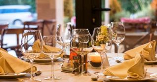 রাত ৮টার পরও খোলা থাকবে যেসব দোকান-প্রতিষ্ঠান