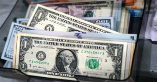 অতি দ্রুত গতিতে রিজার্ভের মর্যাদা হারাচ্ছে ডলার