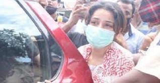 সিদ্ধার্থের মৃতদেহ দেখে মাটিতে লুটিয়ে পড়েন শেহনাজ সিদ্ধার্থের মৃতদেহ দেখে মাটিতে লুটিয়ে পড়েন শেহনাজ