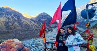 সারা-জাহ্নবীর ছবি ভাইরাল