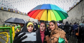 ইরানে জনসংখ্যা বৃদ্ধির নতুন আইনে ঝুঁকিতে নারীরা: এইচআরডব্লিউ ইরানে জনসংখ্যা বৃদ্ধির নতুন আইনে ঝুঁকিতে নারীরা: এইচআরডব্লিউ