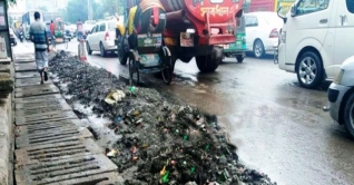 ড্রেনে বর্জ্য ফেললে ২ বছর কারাদণ্ড বা দুই লাখ টাকা জরিমানা