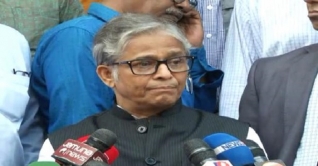 ধর্ষণের শিকার ঢাবি ছাত্রীর পাশে উপাচার্য ধর্ষণের শিকার ঢাবি ছাত্রীর পাশে উপাচার্য