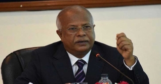 স্কুলে দুদক চেয়ারম্যানের পরিদর্শন, আট শিক্ষকের সাতজনই নেই