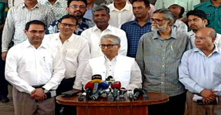 পরীক্ষা সুষ্ঠু ও শান্তিপূর্ণভাবে হচ্ছে : ঢাবি উপাচার্য 