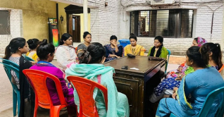 অনশন বাতিল করে ক্যাম্পাসে ফিরলেন ইডেনের নেত্রীরা অনশন বাতিল করে ক্যাম্পাসে ফিরলেন ইডেনের নেত্রীরা