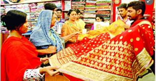 নওগাঁয় জমে উঠেছে ঈদ বাজার