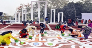 শহীদ মিনার: একুশে ফেব্রুয়ারি শেষ মুহূর্তের প্রস্তুতি চলছে