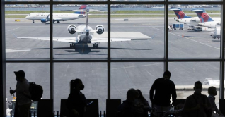 যুক্তরাষ্ট্রে একদিনে বাতিল ৭ হাজার ৭শ ফ্লাইট