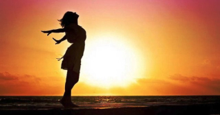 একাকী সুখী হওয়ার ১০ উপায় একাকী সুখী হওয়ার ১০ উপায়