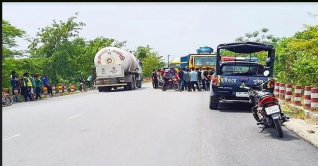 কুষ্টিয়ায় সড়ক দুর্ঘটনায় মা ছেলে নিহত