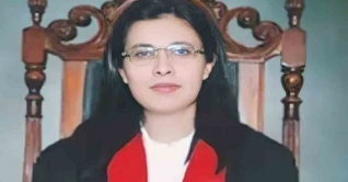 পাক সুপ্রিম কোর্টে প্রথম নারী বিচারপতি আয়েশা পাক সুপ্রিম কোর্টে প্রথম নারী বিচারপতি আয়েশা