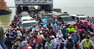 দৌলতদিয়া-পাটুরিয়ায় উপচেপড়া ভিড়, ভোগান্তি চরমে