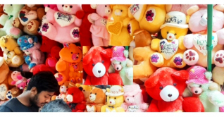 ঈদে দেশীয় খেলনা মন ভরাচ্ছে কচিকাঁচাদের ঈদে দেশীয় খেলনা মন ভরাচ্ছে কচিকাঁচাদের