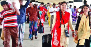 রাজধানীতে ফিরছে মানুষ