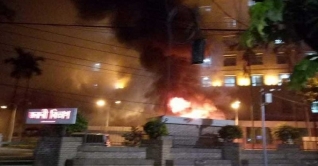 রাজধানীর গুলশান শপিং সেন্টারের আগুন নিয়ন্ত্রণে