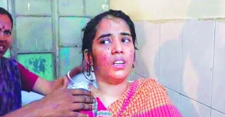 নরসিংদীর দগ্ধ কলেজছাত্রী ফুলন মারা গেছে