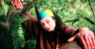 গাছ বাঁচাতে ৭৩৮ দিন গাছেই বসবাস!