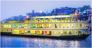 মাঝ গঙ্গায় আটকে গেল গঙ্গা বিলাস