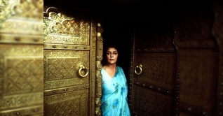 গায়ত্রী দেবী: রাজকুমারী থেকে মহারানী