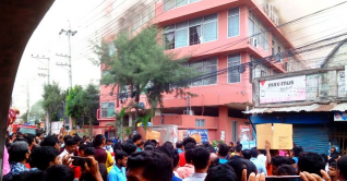 গাজীপুরে পোশাক কারখানায় আগুন, নিয়ন্ত্রণে ৫ ইউনিট