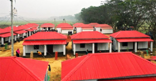 প্রধানমন্ত্রীর জন্মদিন উপলক্ষে গৃহহীন ৭ পরিবারকে ঘর উপহার