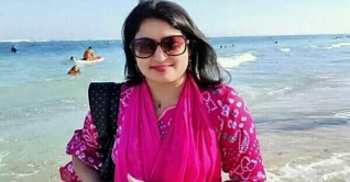 অফিসেই হঠাৎ মৃত্যু নারী ব্যাংককর্মীর (ভিডিও)