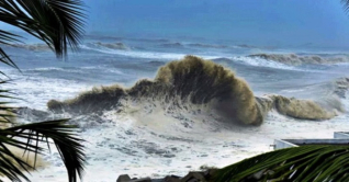 ঘূর্ণিঝড় রেমাল: ১০ ফুট জলোচ্ছ্বাসের শঙ্কা