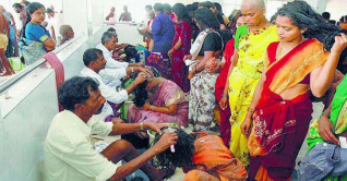 চুল বিক্রি করে বছরে আয় ১৫০ কোটি টাকা চুল বিক্রি করে বছরে আয় ১৫০ কোটি টাকা