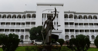 শিশু ধর্ষণ: ছেলেরা কেন বিচার থেকে বঞ্চিত হচ্ছে? শিশু ধর্ষণ: ছেলেরা কেন বিচার থেকে বঞ্চিত হচ্ছে?