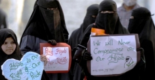 হিজাব ইস্যু: অন্তর্বর্তী রায়ের ব্যাপারে যা বললেন সুপ্রিম কোর্ট