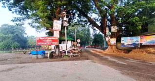 হিলি বন্দরে আমদানি-রপ্তানি বন্ধ হিলি বন্দরে আমদানি-রপ্তানি বন্ধ