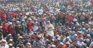 আখেরি মোনাজাত আজ, ইজতেমায় মানুষের ঢল